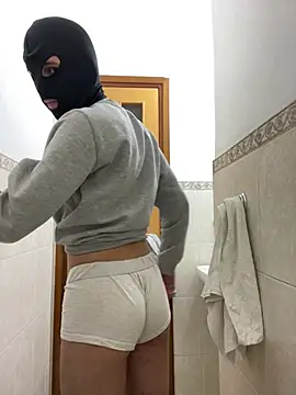 petiteyanel online show from February 2026 11:38:02 PM