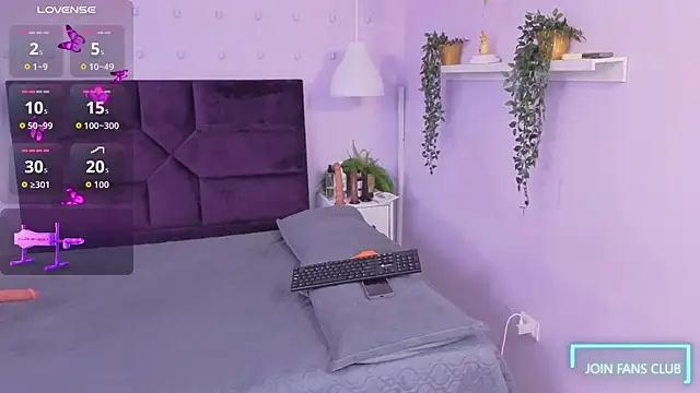 Yasminbrattz online show from April 2026 11:39:02 AM