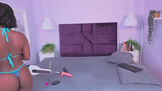 Yasminbrattz online show from April 2026 11:44:01 AM