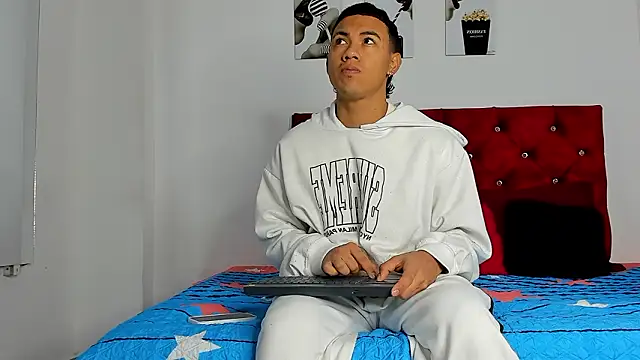 Liamsubtle01 online show from March 2026 11:04:02 AM