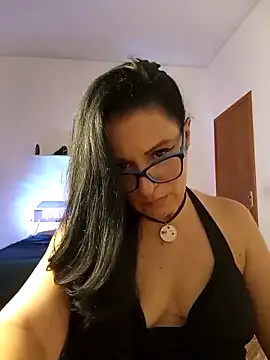 Lunnaluxcam online show from February 2026 01:49:01 AM