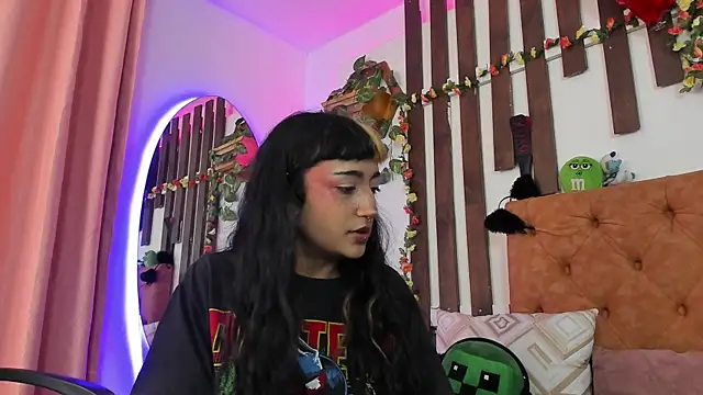 MeowMota  online show from April 2026 06:23:01 PM