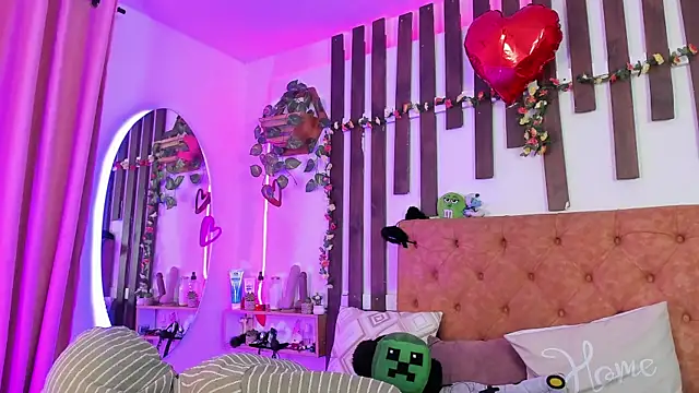 MeowMota  online show from May 2026 06:13:01 PM