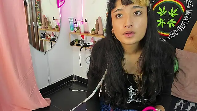 MeowMota  online show from May 2026 06:05:01 PM