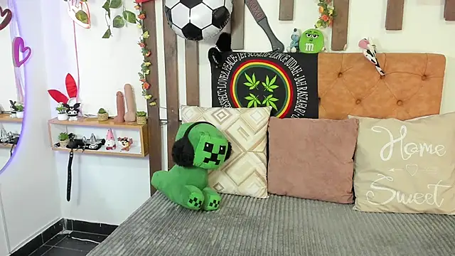 Snapshot of MeowMota_ chatting on July 2026 06:59:01 PM MeowMota online show from July 2026 06:59:01 PM