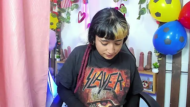 Snapshot of MeowMota_ chatting on July 2026 06:34:01 PM MeowMota online show from July 2026 06:34:01 PM