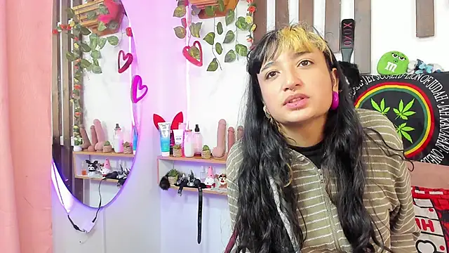 Snapshot of MeowMota_ chatting on June 2026 04:34:01 PM MeowMota online show from June 2026 04:34:01 PM