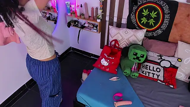 MeowMota  online show from May 2026 06:12:02 PM