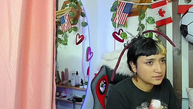 Snapshot of MeowMota_ chatting on July 2026 04:52:01 PM MeowMota online show from July 2026 04:52:01 PM