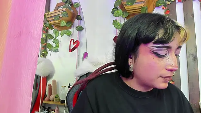 Snapshot of MeowMota_ chatting on June 2026 07:08:01 PM MeowMota online show from June 2026 07:08:01 PM
