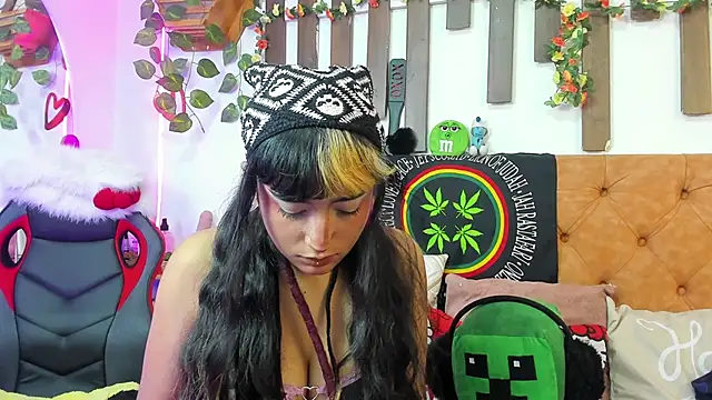 MeowMota  online show from May 2026 07:12:01 PM