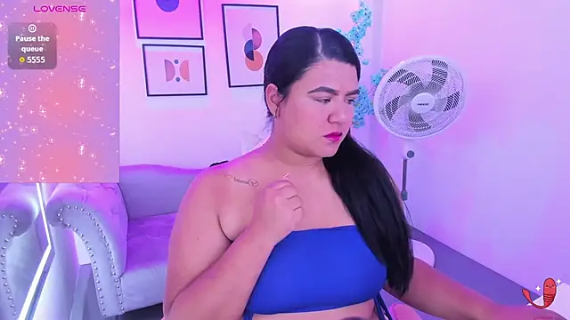 Emiily  Rousse online show from January 2026 01:05:01 PM