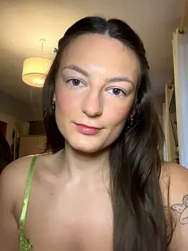 MiaLovesxx online show from January 2026 11:06:02 AM