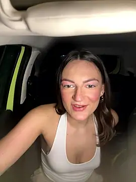 MiaLovesxx online show from January 2026 05:31:01 PM