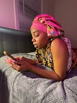 oshun6360 online show from February 2026 11:59:01 PM