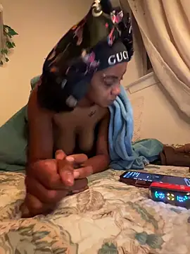 Snapshot of oshun6360 chatting on June 2026 03:52:02 AM oshun6360 online show from June 2026 03:52:02 AM