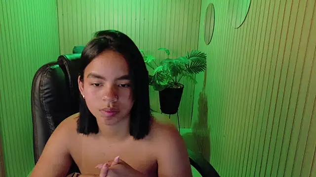SofiaMante  online show from May 2026 07:21:01 PM