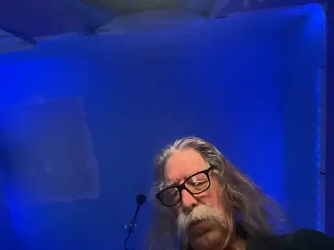 Snapshot of LickYourYoni chatting on February 2026 03:33:01 PM LickYourYoni online show from February 2026 03:33:01 PM