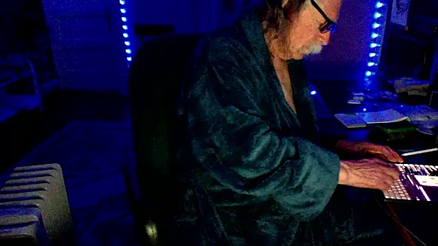 LickYourYoni online show from April 2026 12:06:01 PM