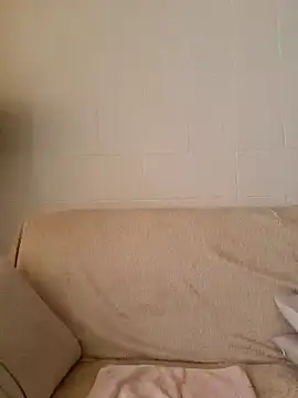 Snapshot of larizinha2026 chatting on February 2026 08:15:02 PM larizinha2026 online show from February 2026 08:15:02 PM