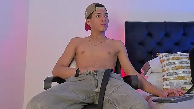 Snapshot of Marcus_Moreno chatting on February 2026 06:32:02 PM Marcus Moreno online show from February 2026 06:32:02 PM