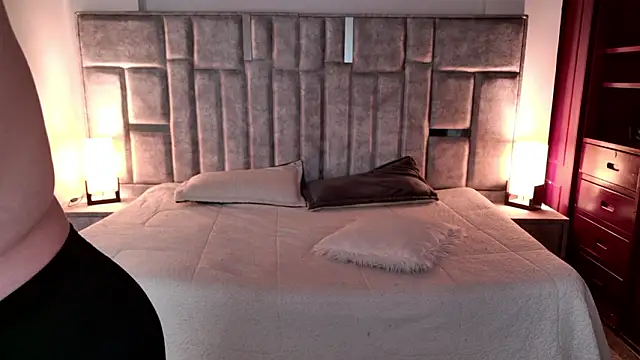 azul veraa online show from March 2026 12:21:03 PM