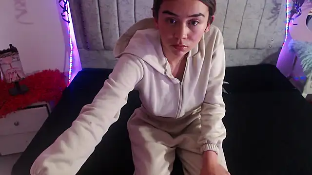 sofiaspring online show from February 2026 06:52:01 PM