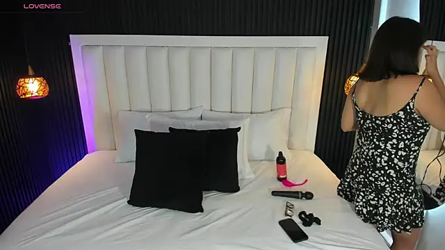 PandoraMiller online show from February 2026 05:12:02 PM