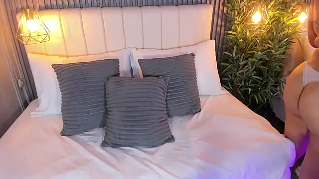 LunaKarther online show from February 2026 11:50:01 AM