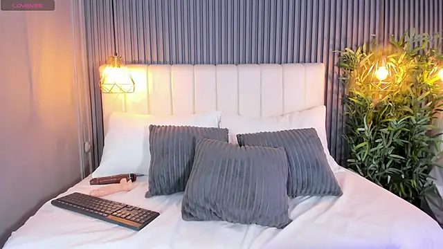 LunaKarther online show from February 2026 10:12:02 AM