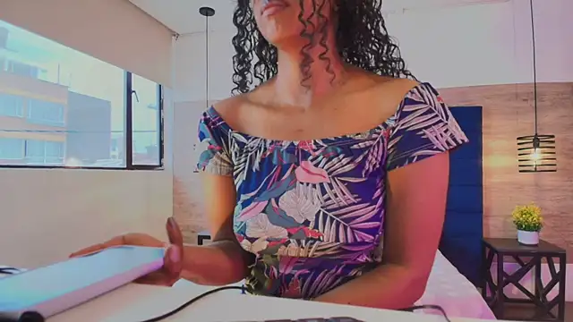 Ellie-Alves online show from April 2026 04:12:02 PM