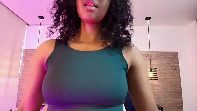 Snapshot of Ellie-Alves chatting on June 2026 05:18:02 PM Ellie-Alves online show from June 2026 05:18:02 PM