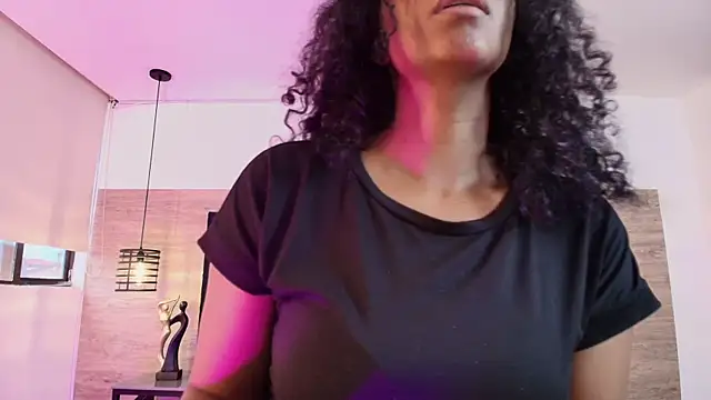 Snapshot of Ellie-Alves chatting on July 2026 01:52:02 PM Ellie-Alves online show from July 2026 01:52:02 PM