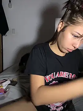 Kitty20205 online show from February 2026 10:19:01 PM