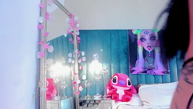 mia ellieth online show from April 2026 08:43:02 AM