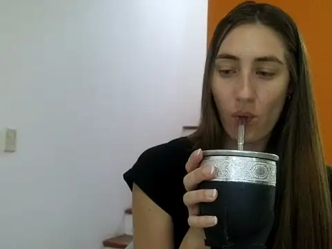 Noracherry online show from February 2026 11:39:02 AM