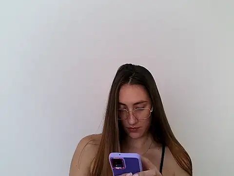 Noracherry online show from March 2026 03:12:01 PM