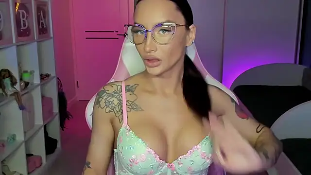 Snapshot of SibylVex chatting on January 2026 06:53:02 AM SibylVex online show from January 2026 06:53:02 AM