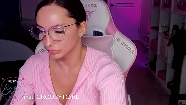 SibylVex online show from March 2026 12:49:01 PM