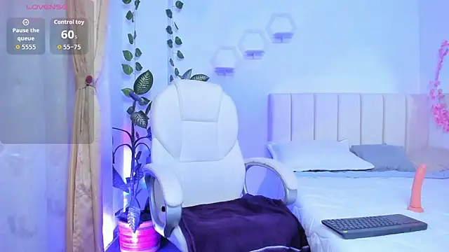 emily7  online show from February 2026 08:41:02 PM