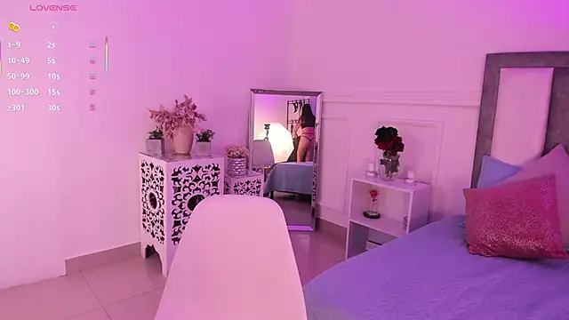 Leilafisherr online show from January 2026 01:47:02 PM