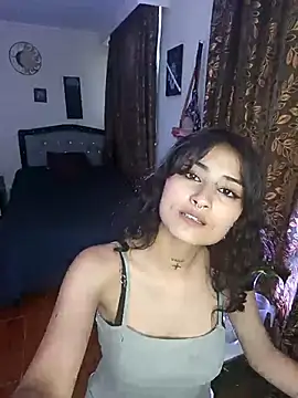 Snapshot of Lili_clan10 chatting on January 2026 10:24:01 PM Lili clan10 online show from January 2026 10:24:01 PM