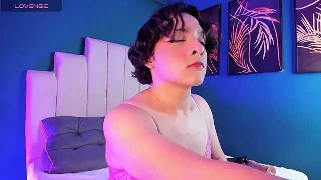 Nicki Ripperton online show from April 2026 03:52:02 AM