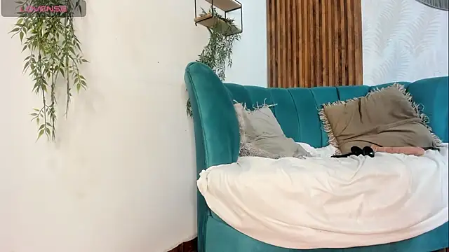 Nicki Ripperton online show from March 2026 04:03:02 AM