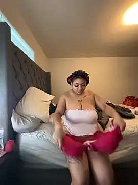 hispinkfreak219 online show from April 2026 12:56:01 PM
