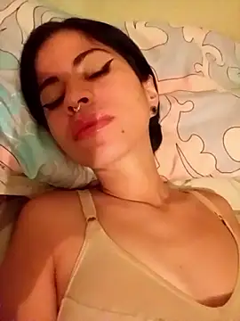 Chiquitoperopeligroso4 online show from February 2026 10:52:02 PM