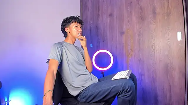 neitan miller  online show from February 2026 06:24:02 AM