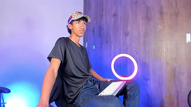 neitan miller  online show from February 2026 01:19:01 PM