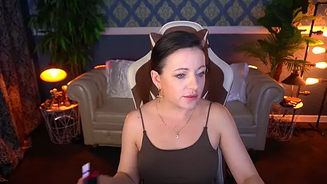 Dafni Monn online show from June 2026 03:37:01 AM