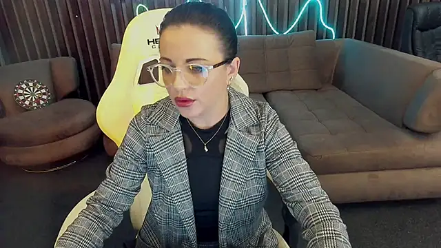 Dafni Monn online show from September 2025 05:33:01 AM